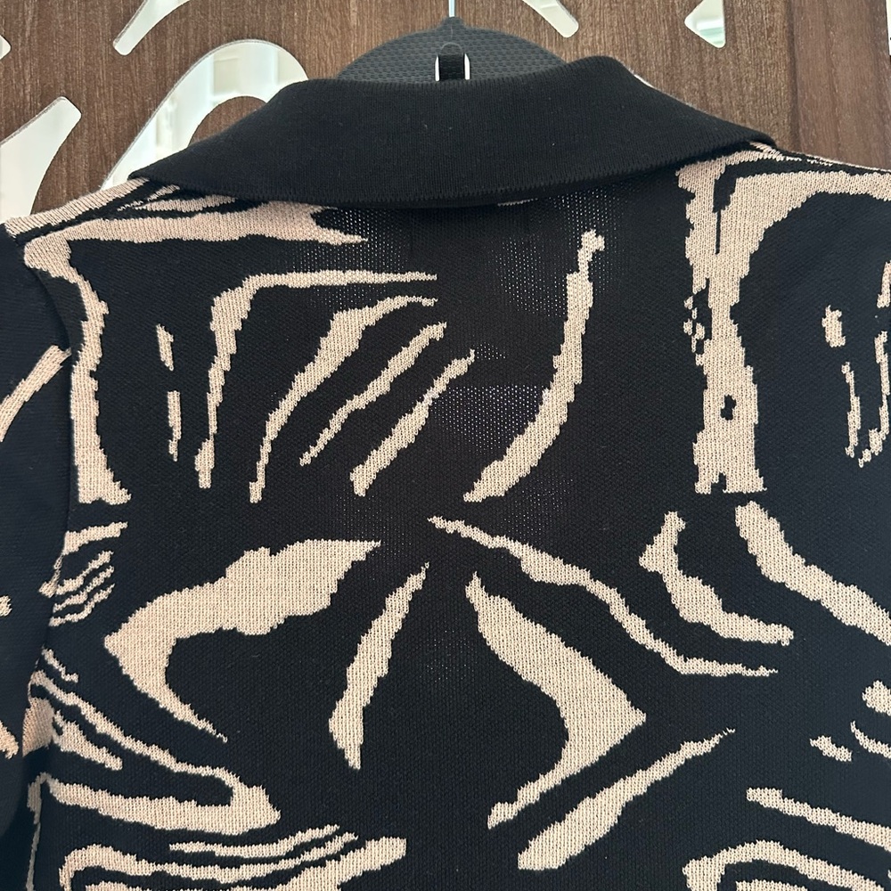 Black and Beige Patterned Button-Front Knit Dress… - image 12